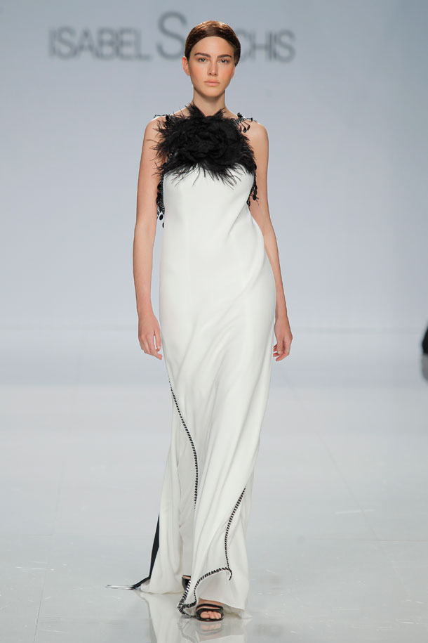 ilovebrides.pt Isabel Sanchis 2018 Barcelona Bridal Fashion Week 2017